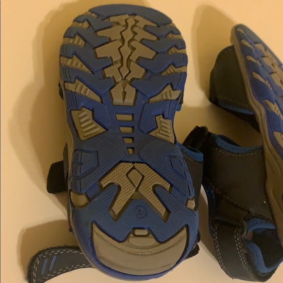Kid’s Eddie Bauer sandals - Picture 6 of 8